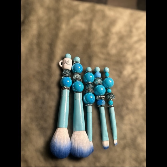HOST PICK 5 pieces Aqua Blue Beaded Make-up Brushes - Picture 4 of 9